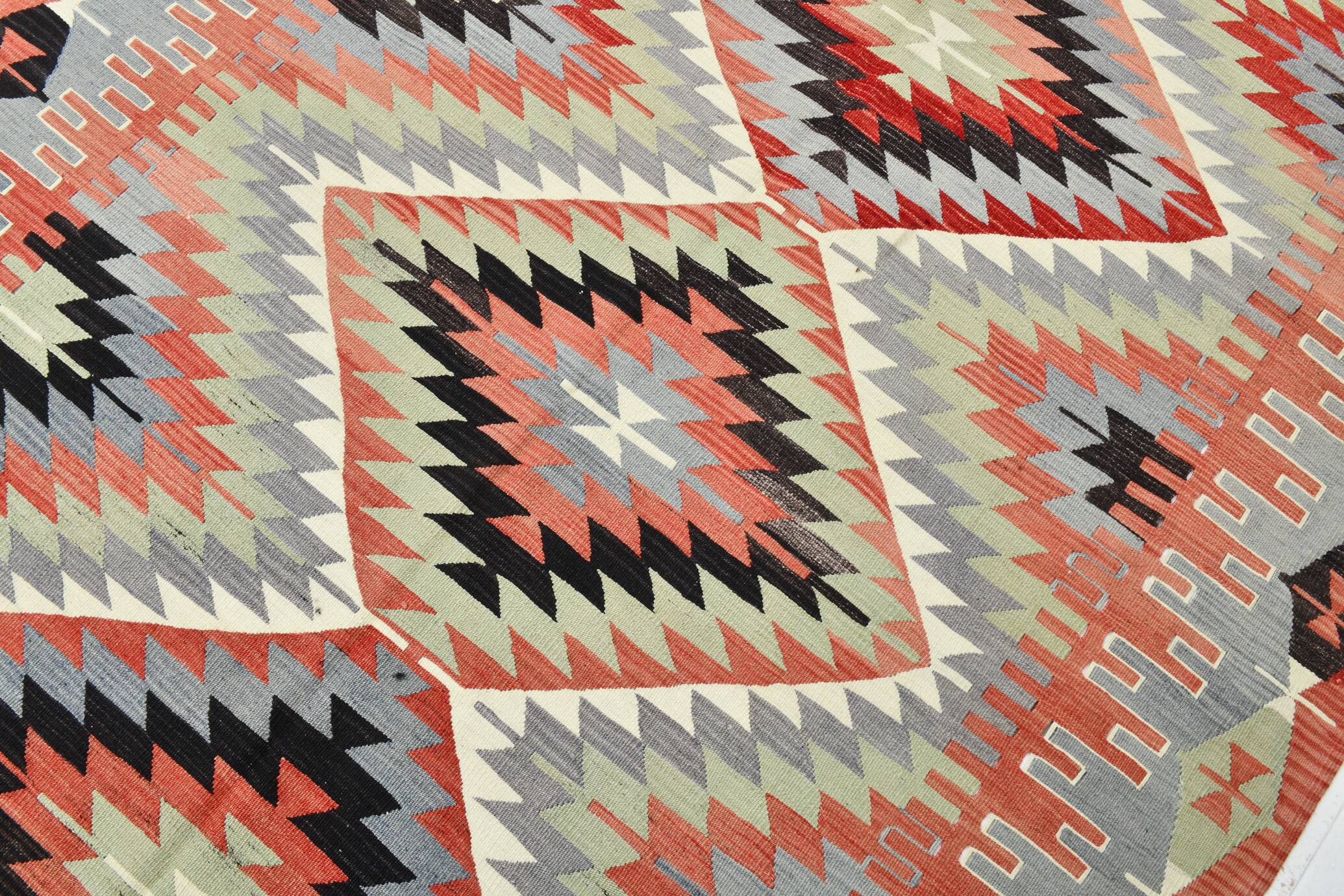 Geometric Madalion Design Kilim Rug, 181x320Cm Rug For Living Room