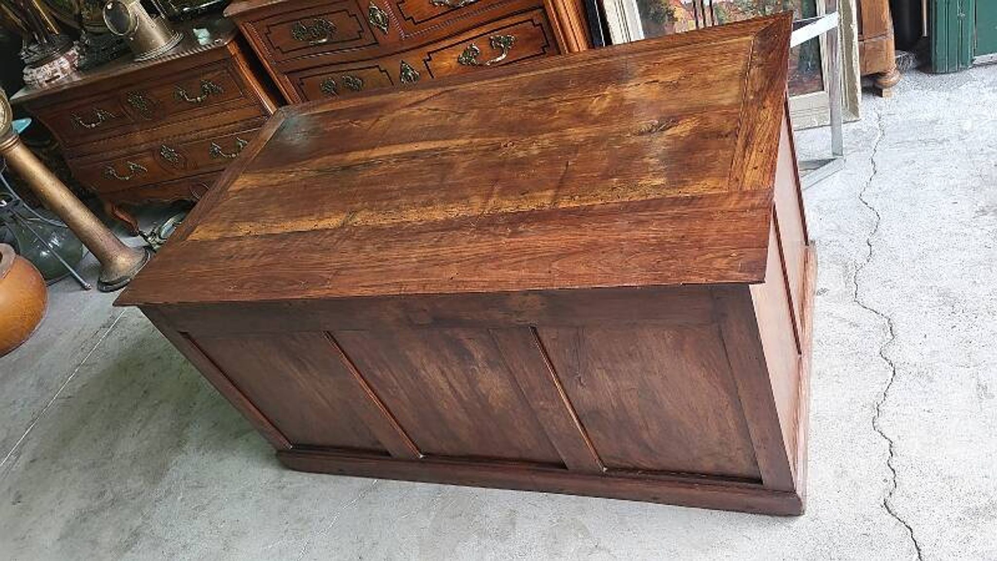 BUREAU A 9 TIROIRS EN NOYER 1900