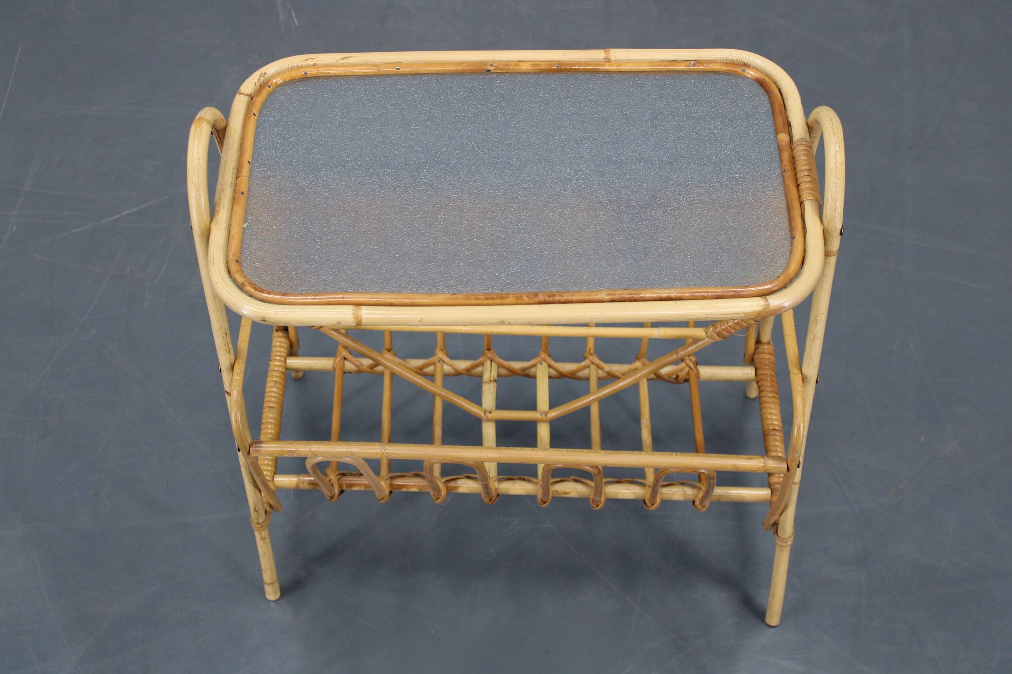 1970s Rattan Newspaper and Magazine Stand with Glass Top, Italy