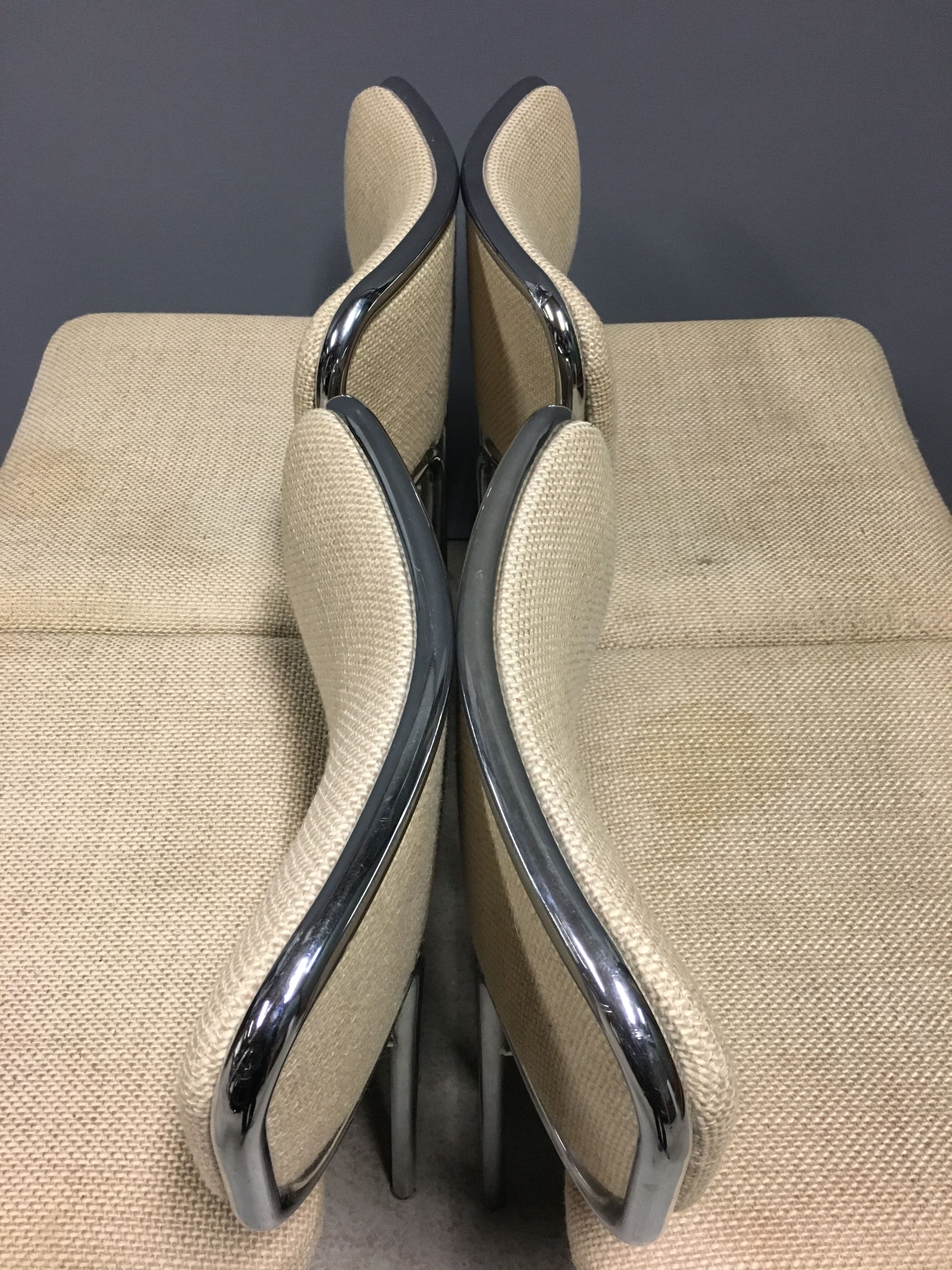 4 chaises de salle à manger tubulaires italiennes des années 1970.