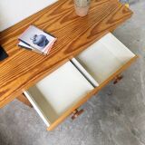 Meuble d’appoint bas style Perriand