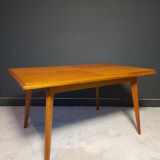 Table à manger style scandinave vintage