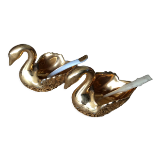 Salt and pepper "swan"