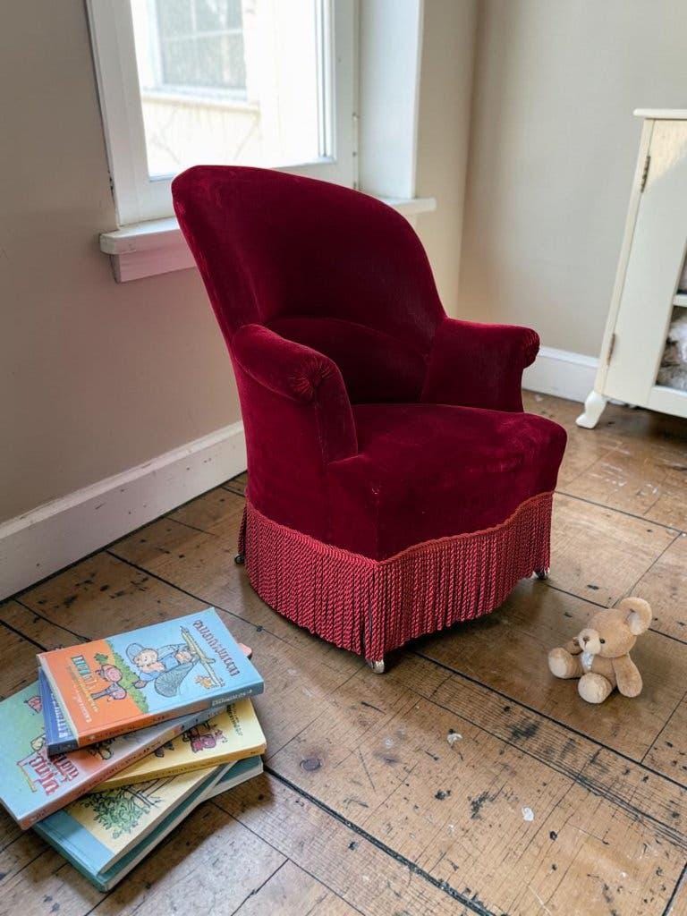 Vintage bordeaux mini armchair / children's chair with fringes