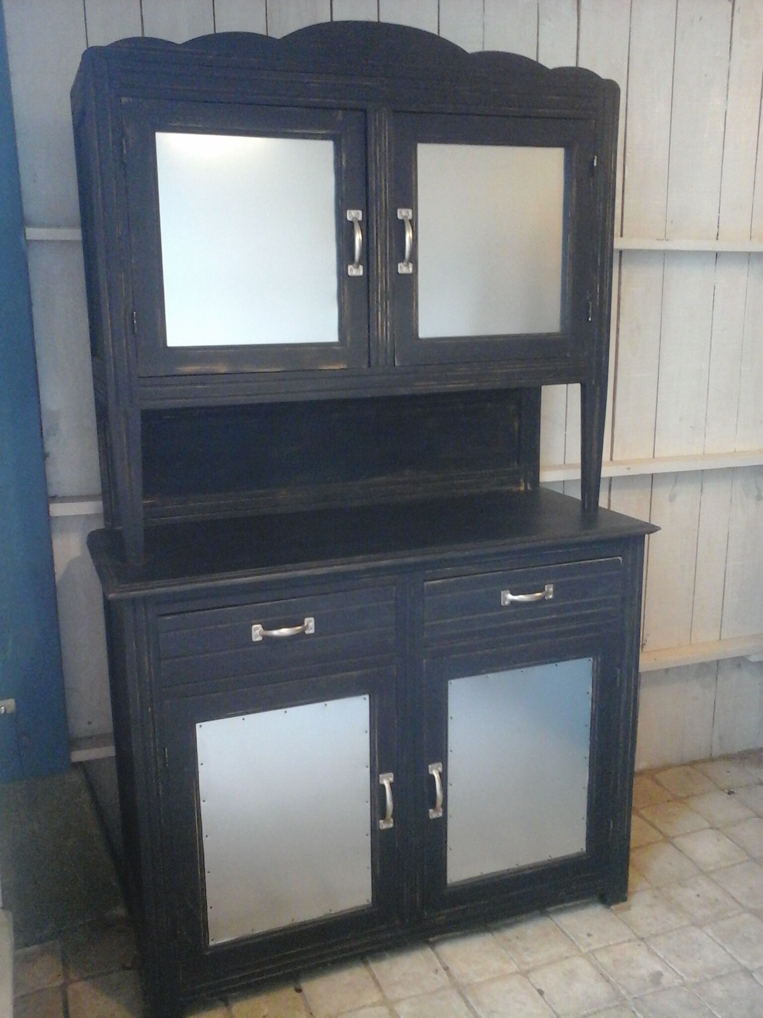 Seasy oak solid black patina and zinc