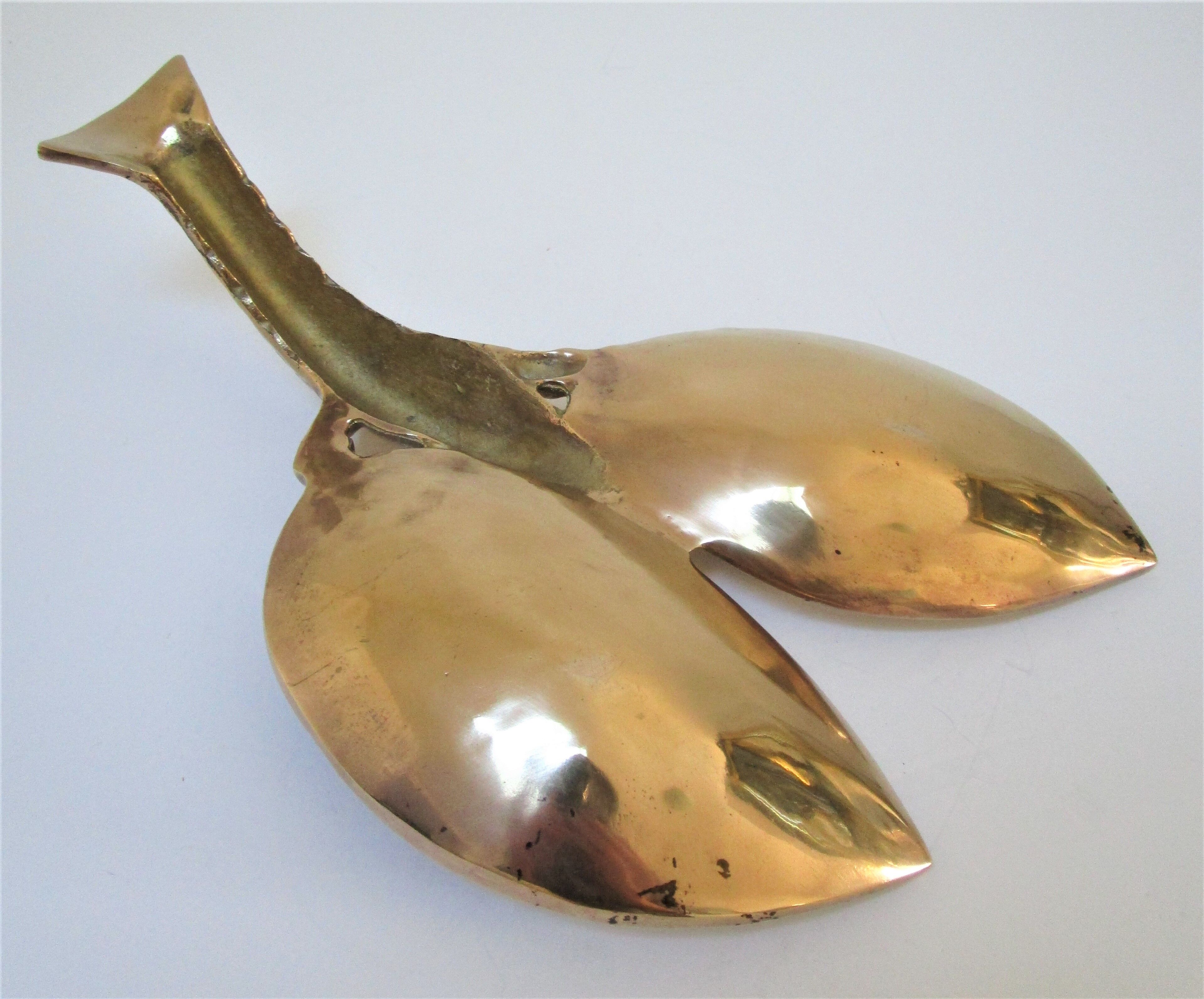 Solid brass lobster forming zoomorphic plateau