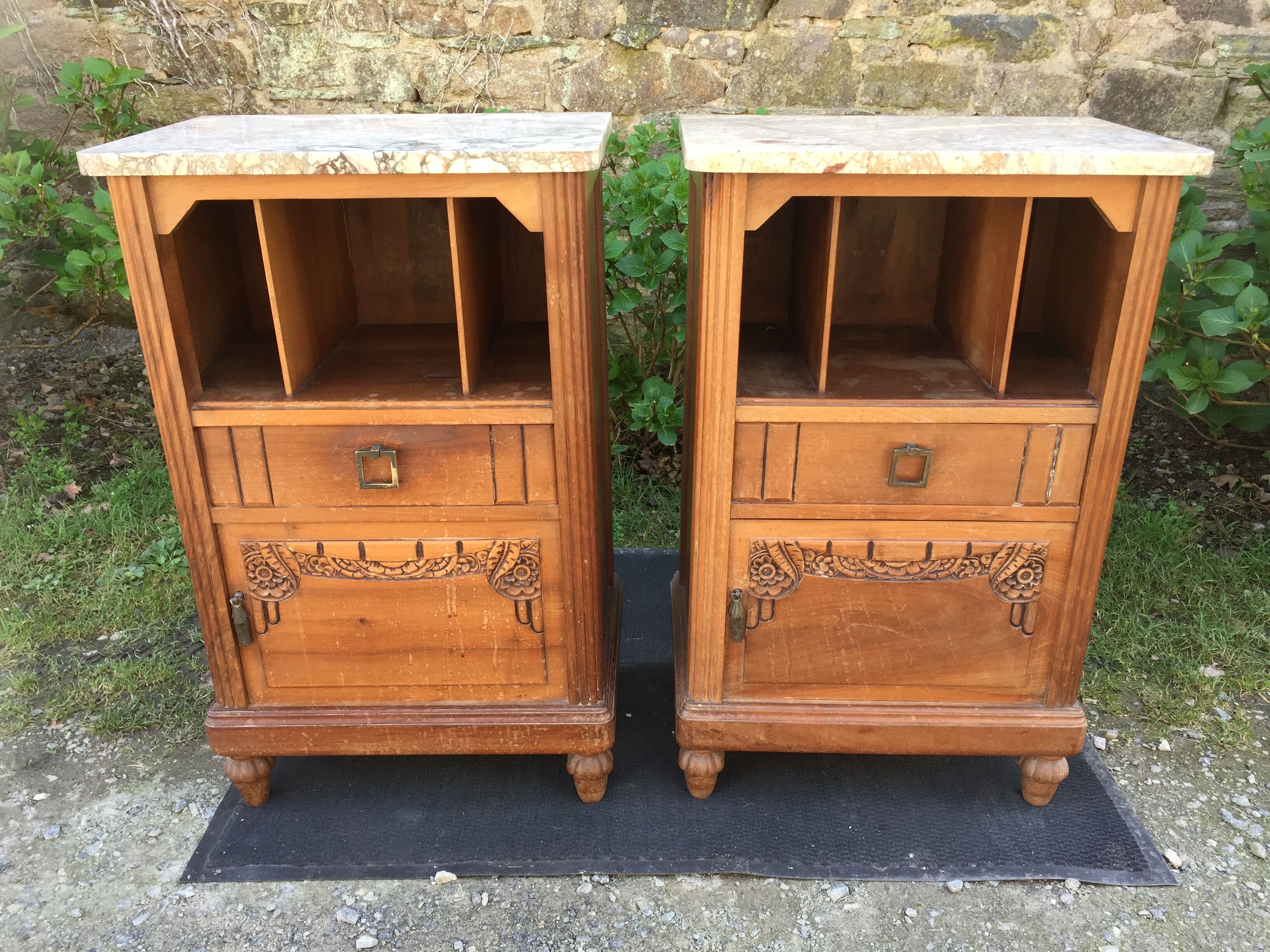 Tables de chevets vintage art deco en noyer