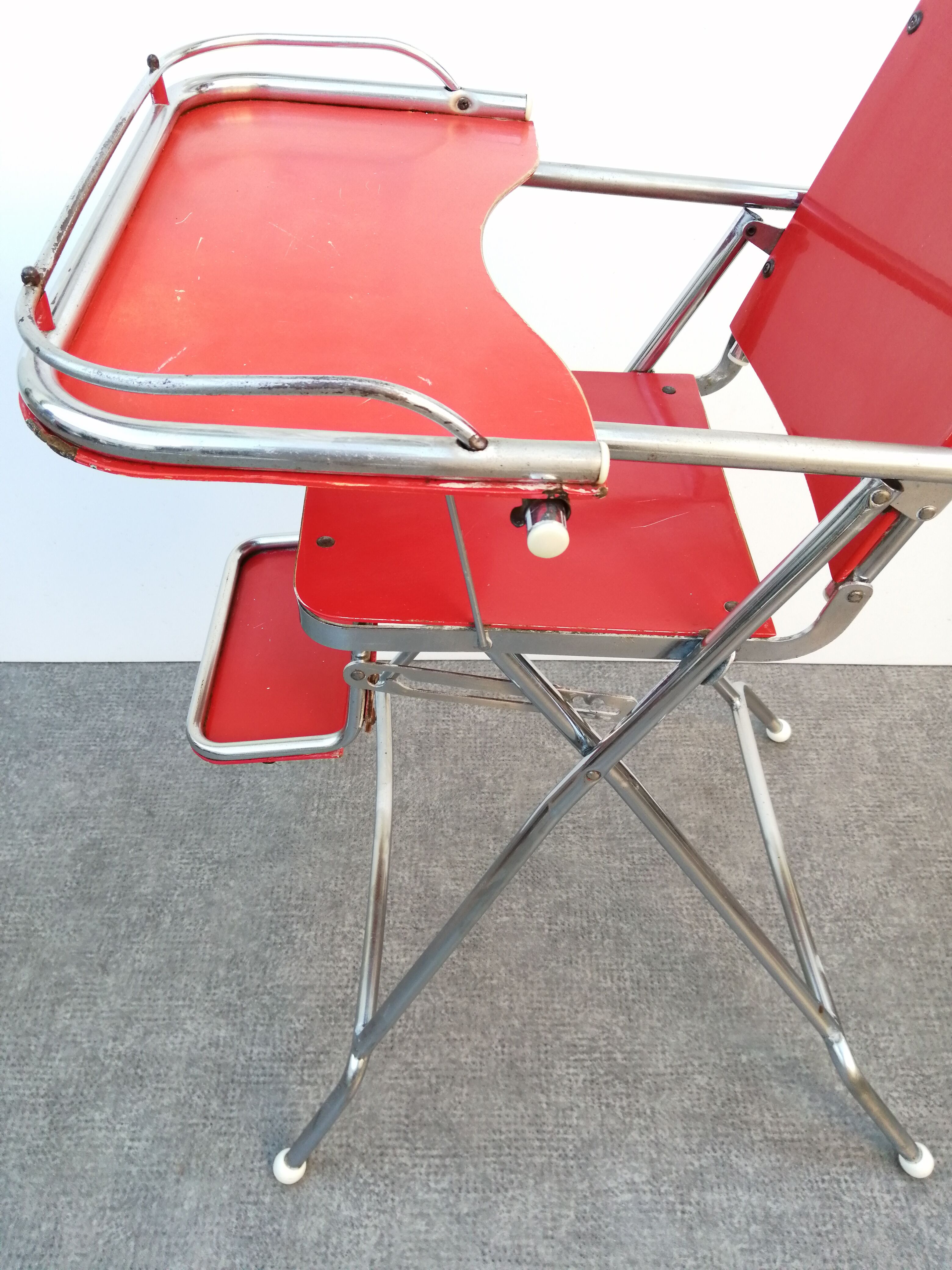 Chaise haute baby flash 1960 chromé et bois rouge