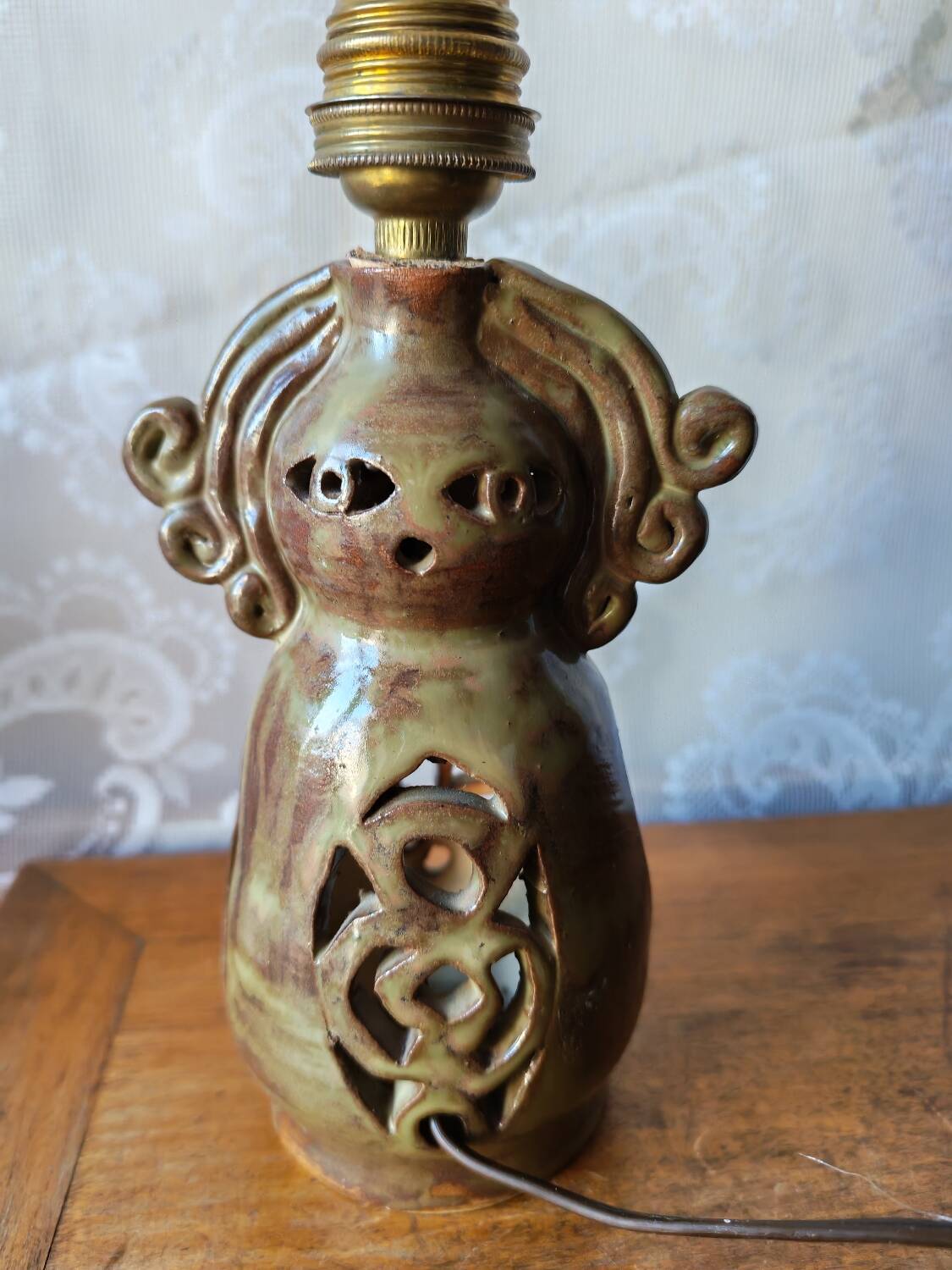 "Idole" anthropomorphic lamp in perforated ceramic - Accolay / Va style