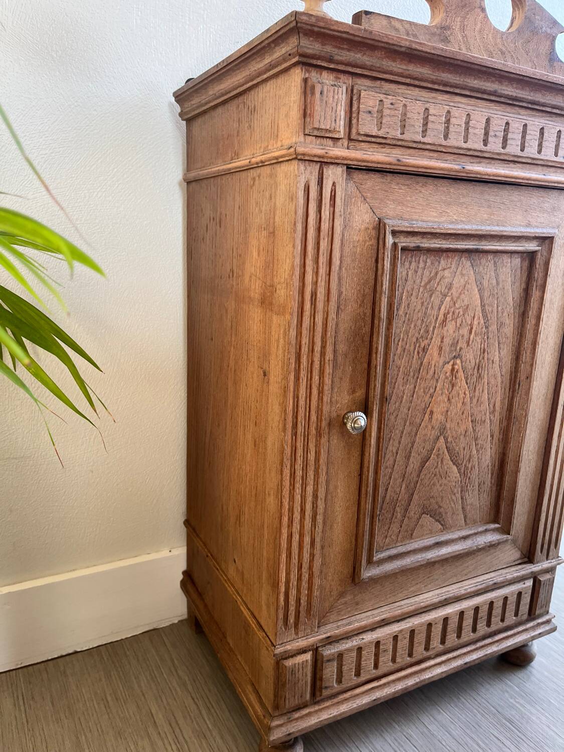 Old wooden bedside cabinet / bathroom cabinet / medicine cabinet