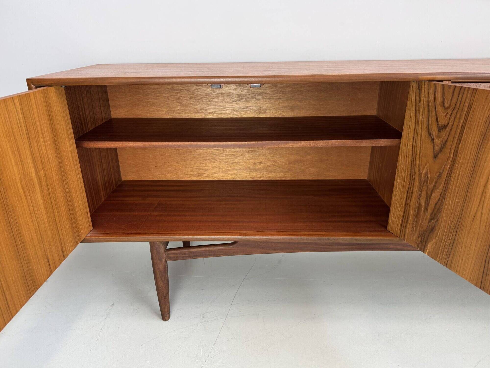 Buffet vintage G-Plan.