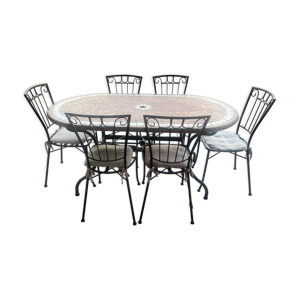 Table ovale en mosaïque