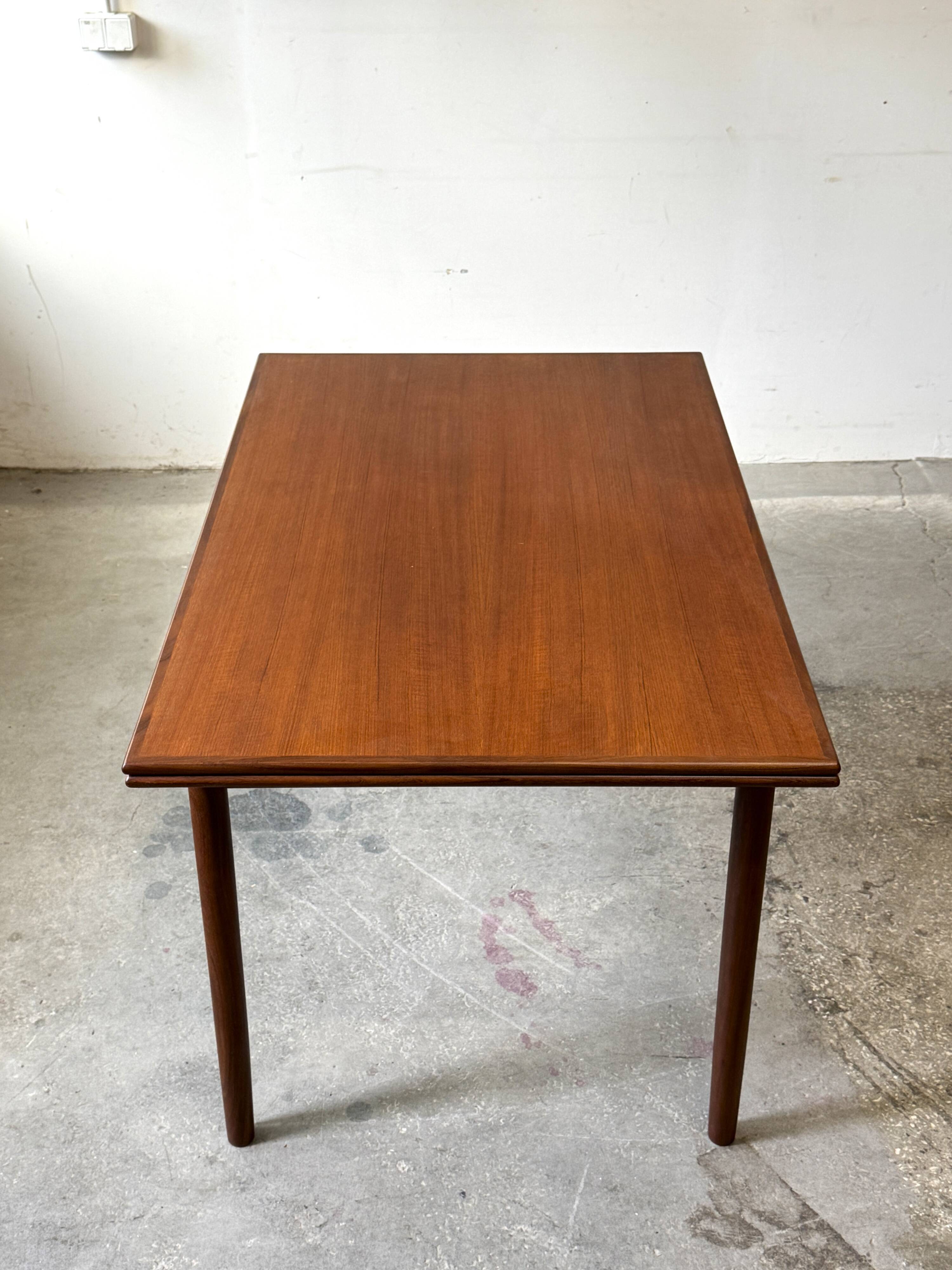 Table en teck extensible, Danemark 1960s/1970s, VNTG, Mid-C Modern