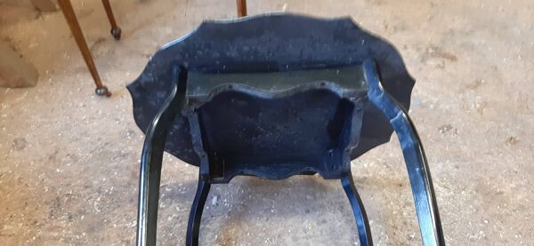 petit guéridon noir