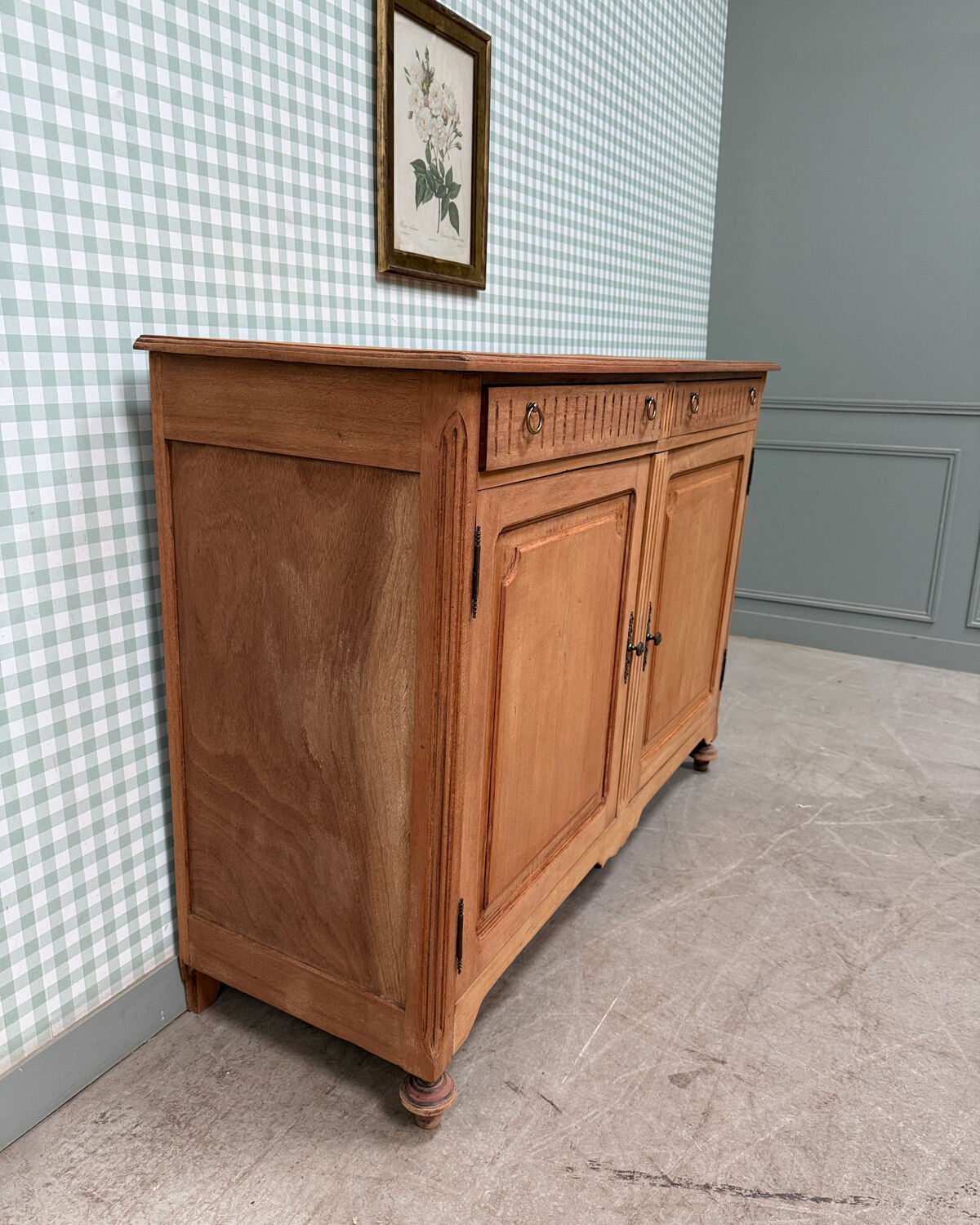 Vintage buffet (renovated)