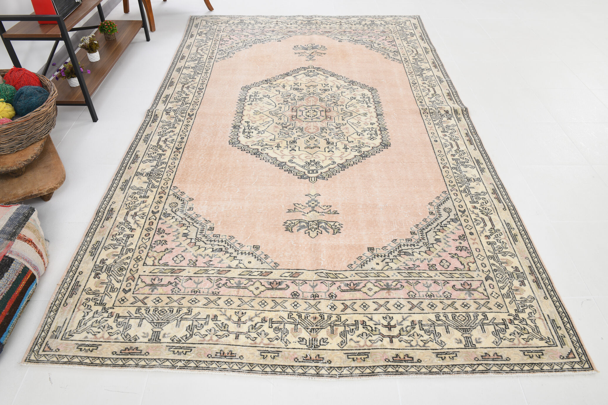 6x10 Classic Beige & Black Vintage Rug, 193x317Cm