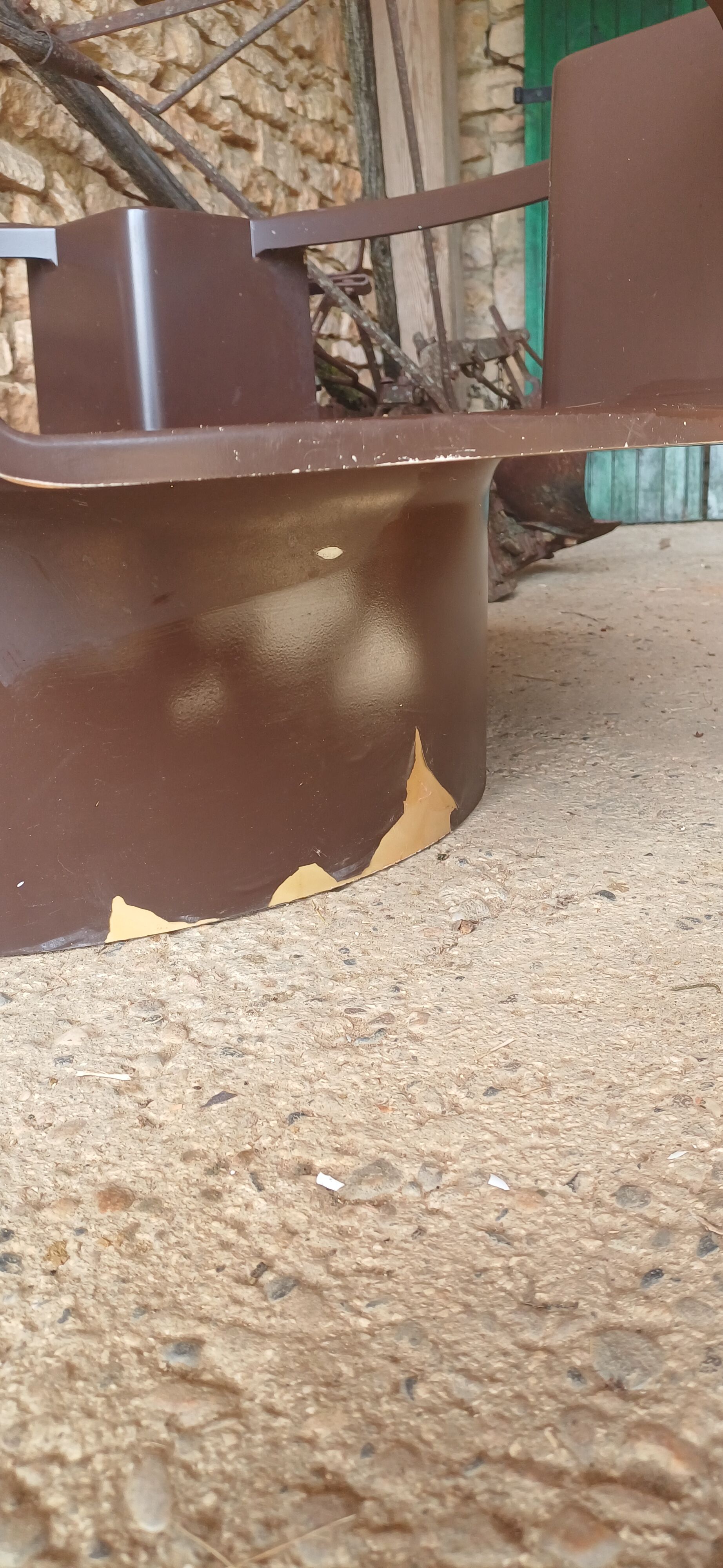 Table  ufo jean maneval