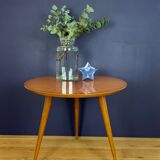 Tripod round coffee table