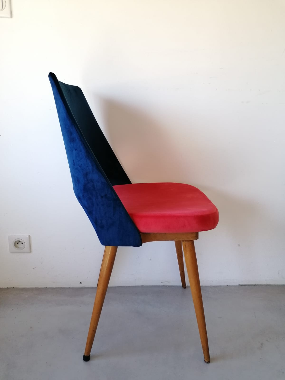 Chairs called "Tonneaux"