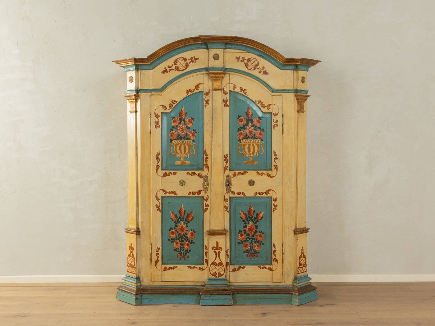 Armoire ancienne / 18e siècle