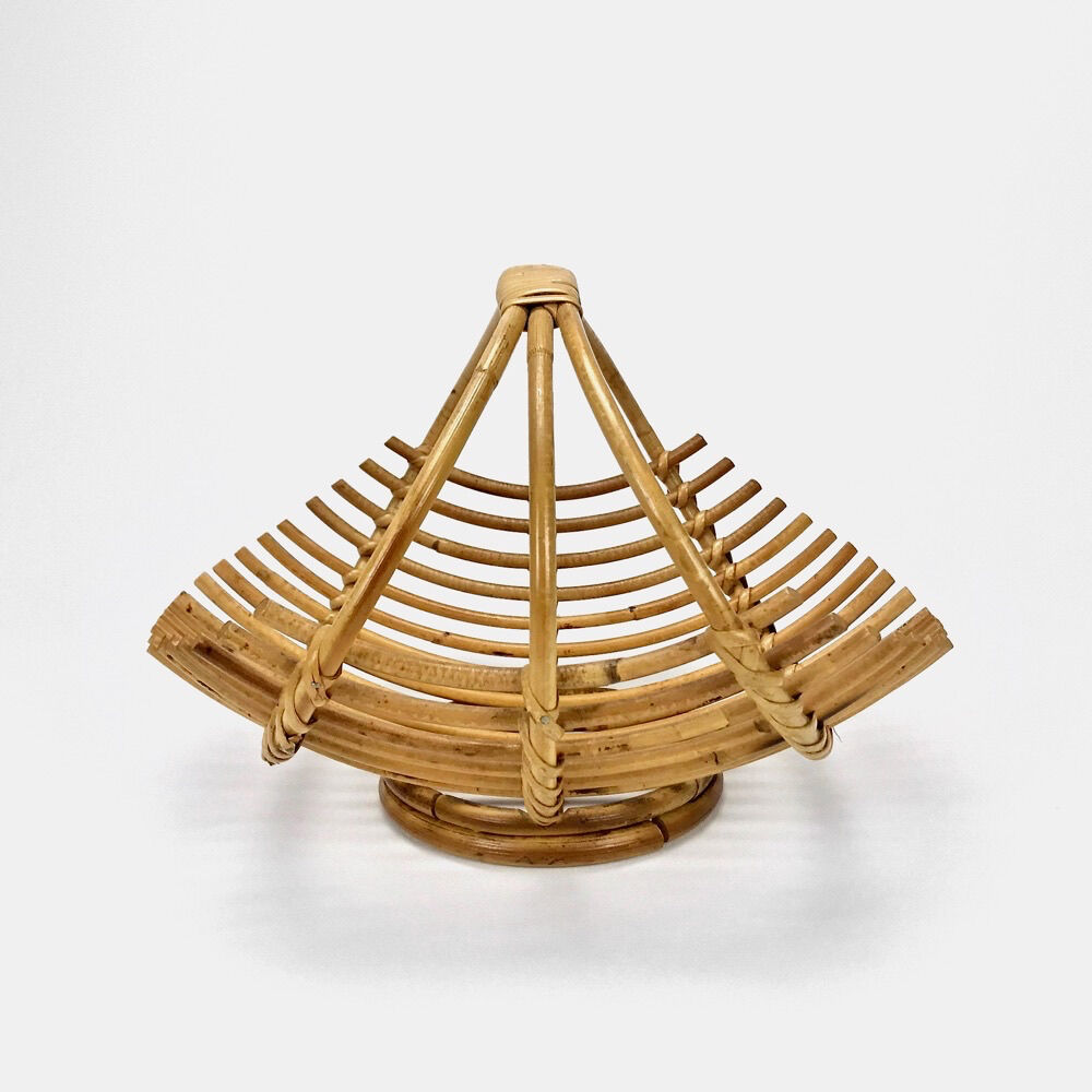 Stylized rattan fruit cup