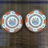 2 hand-painted Chinese plates from the early 20th century famille rose in perfect condition