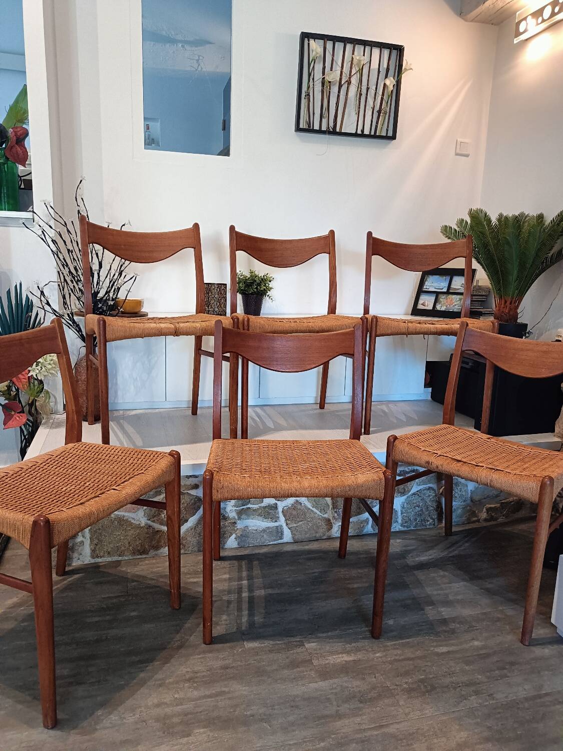 Set of 6 vintage Danish Scandinavian chairs