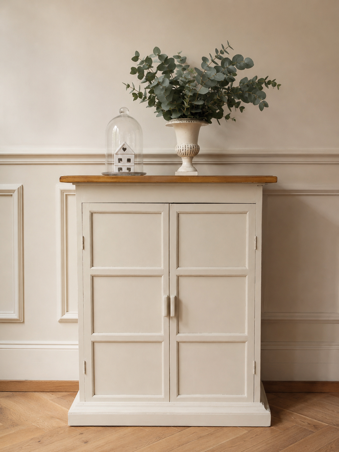 Meuble, buffet peint en beige, plateau en bois brut