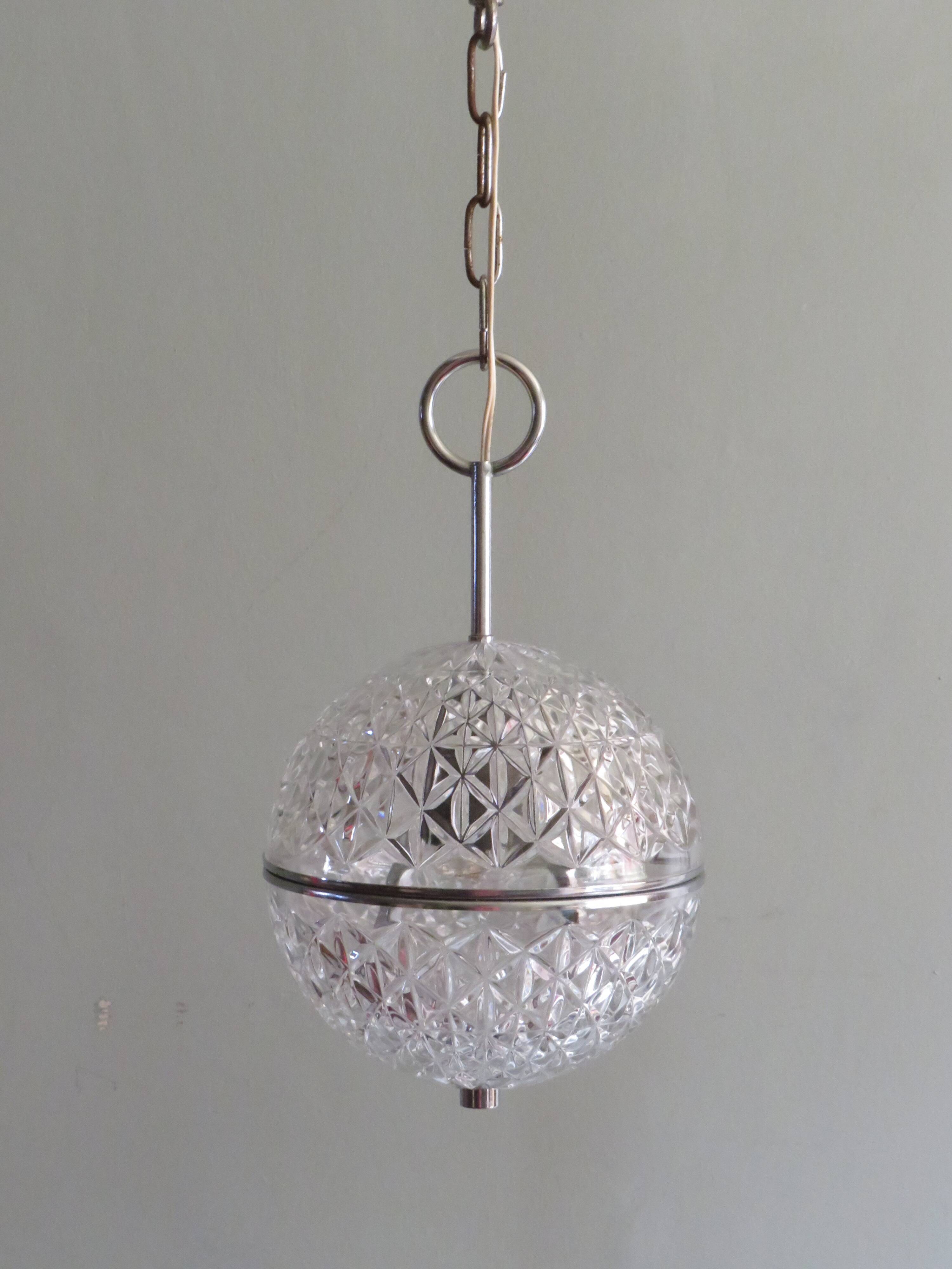Spherical suspension in cut glass, Belgium 1960-1970