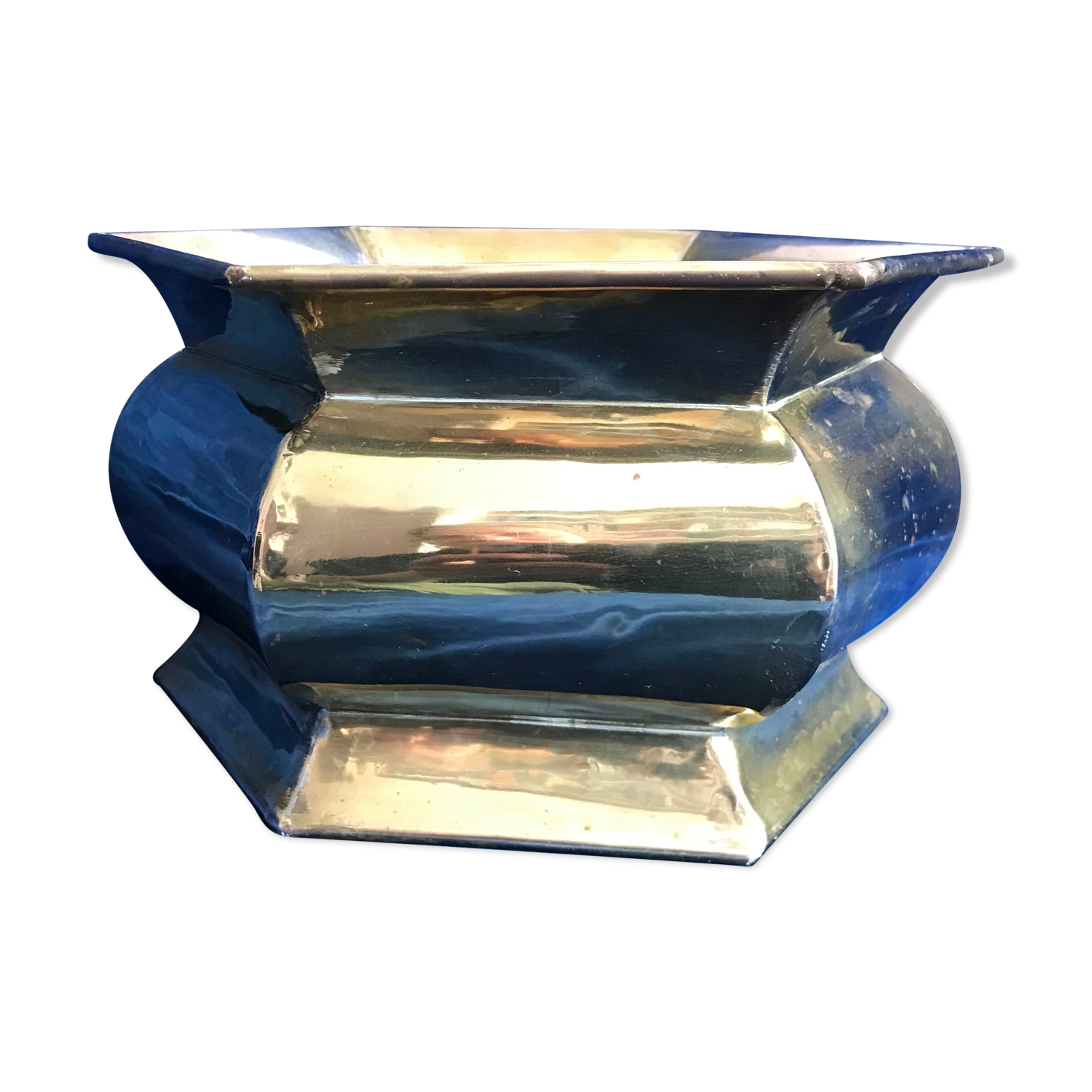 Brass pot cache
