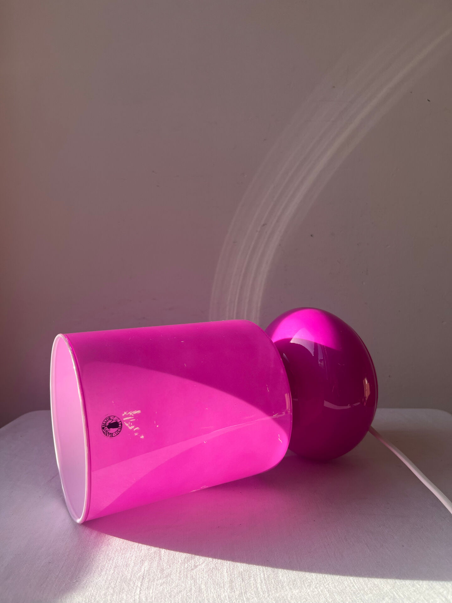 Lampe à poser LYKTA rose fuchsia, IKEA vintage