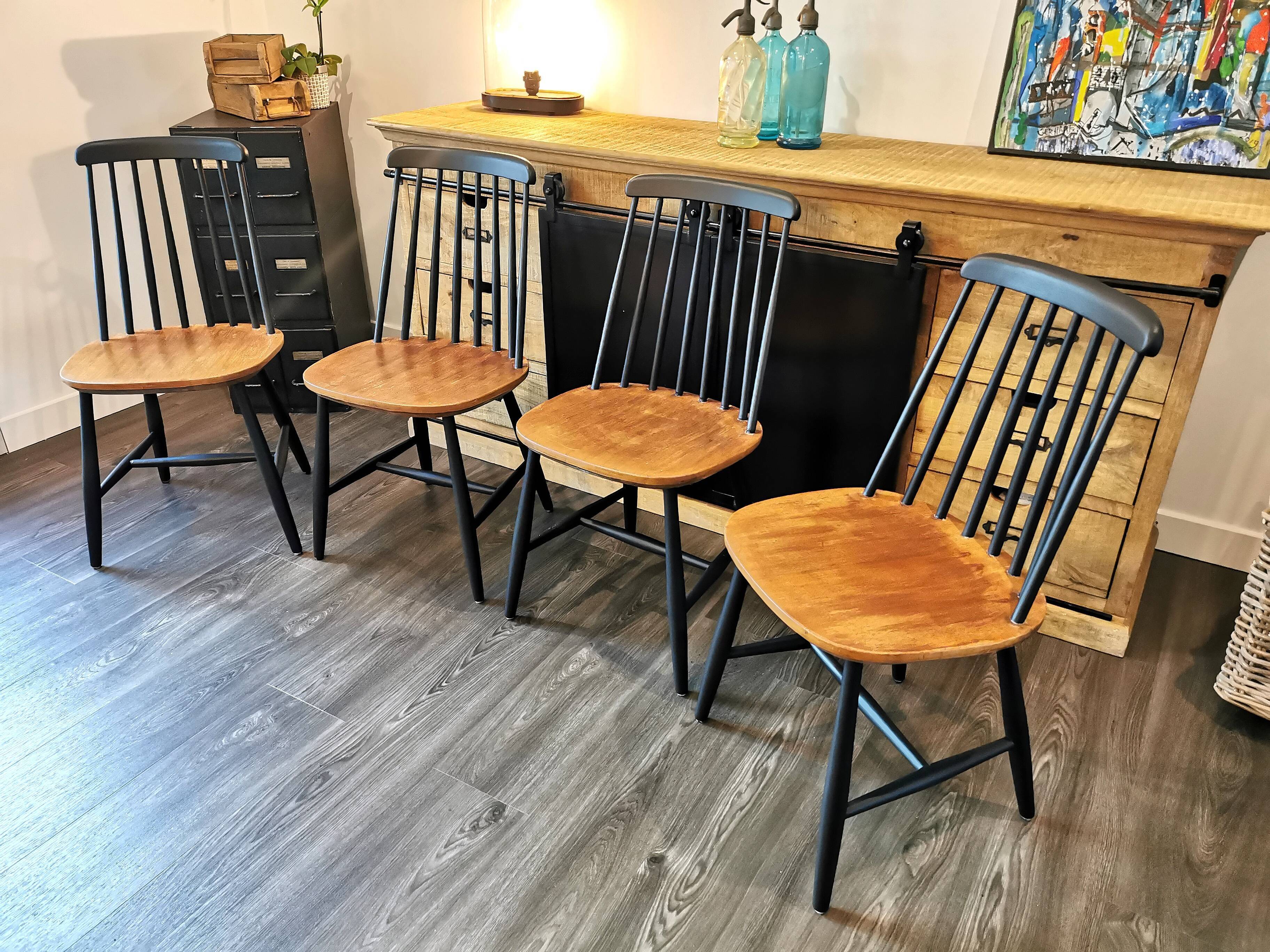Series of 4 Scandinavian chairs
