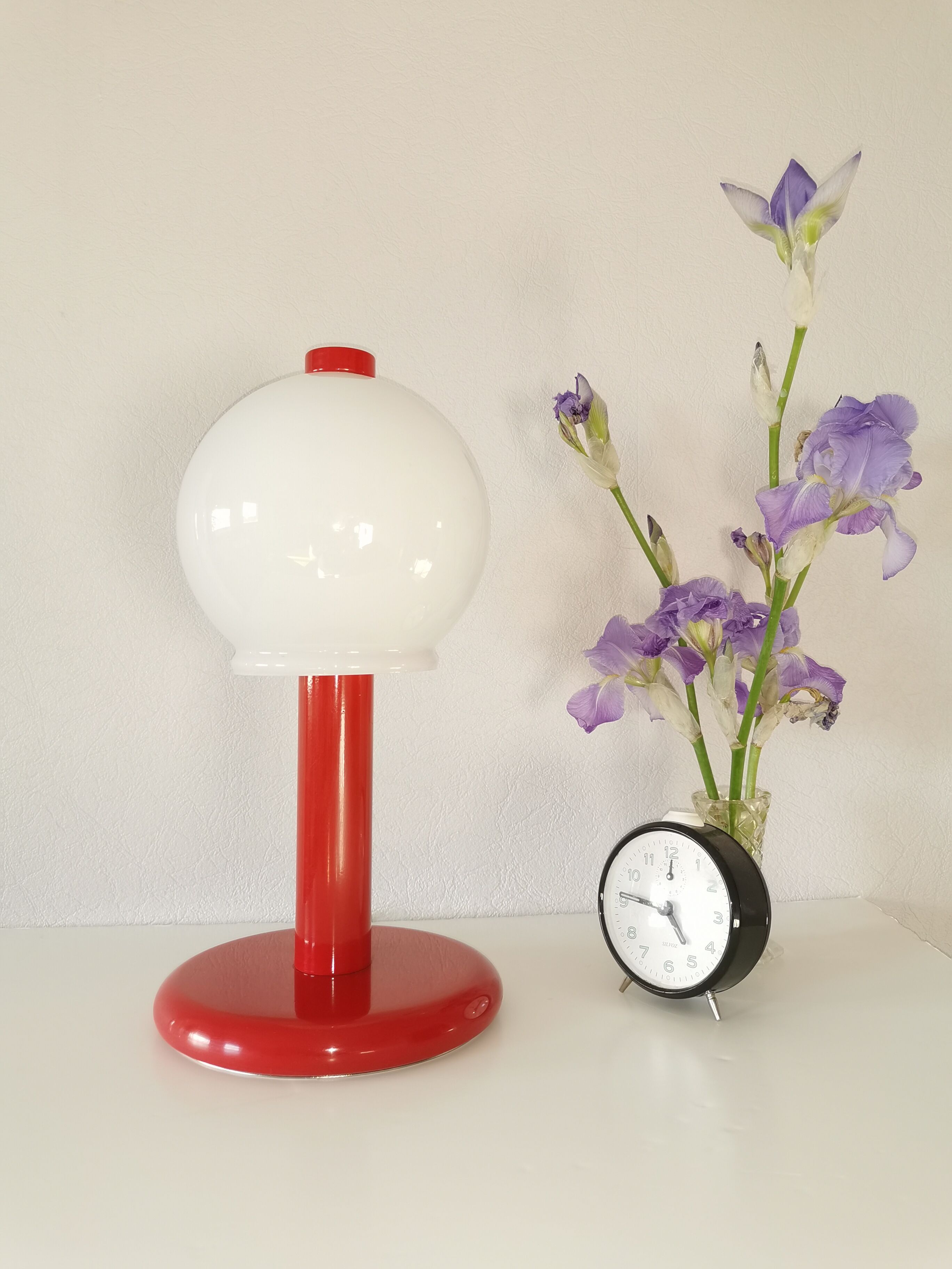 Mushroom lamp in lacquered steel and opaline, bubble gum, space age, 1970