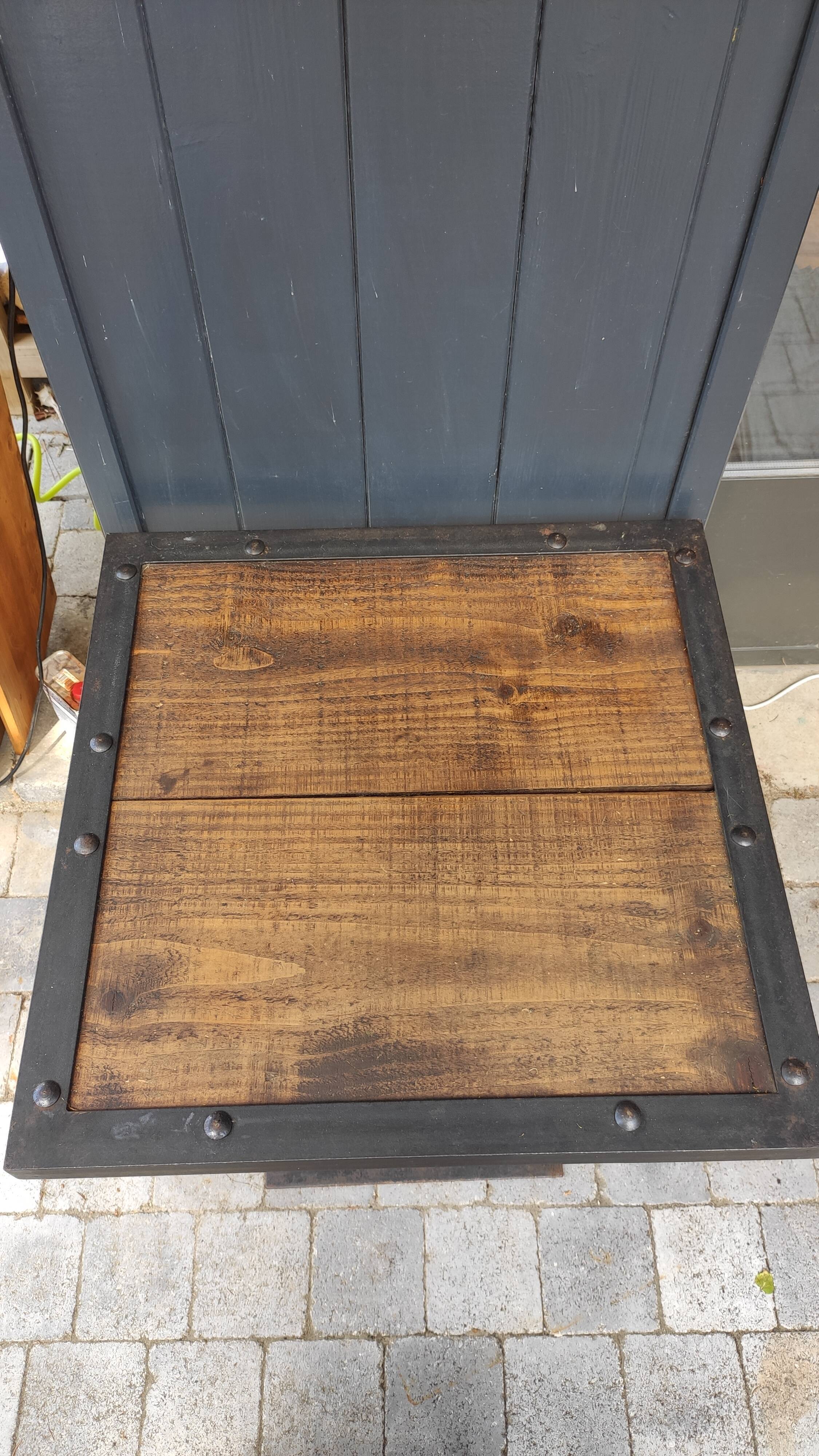 Industrial table metal and wood