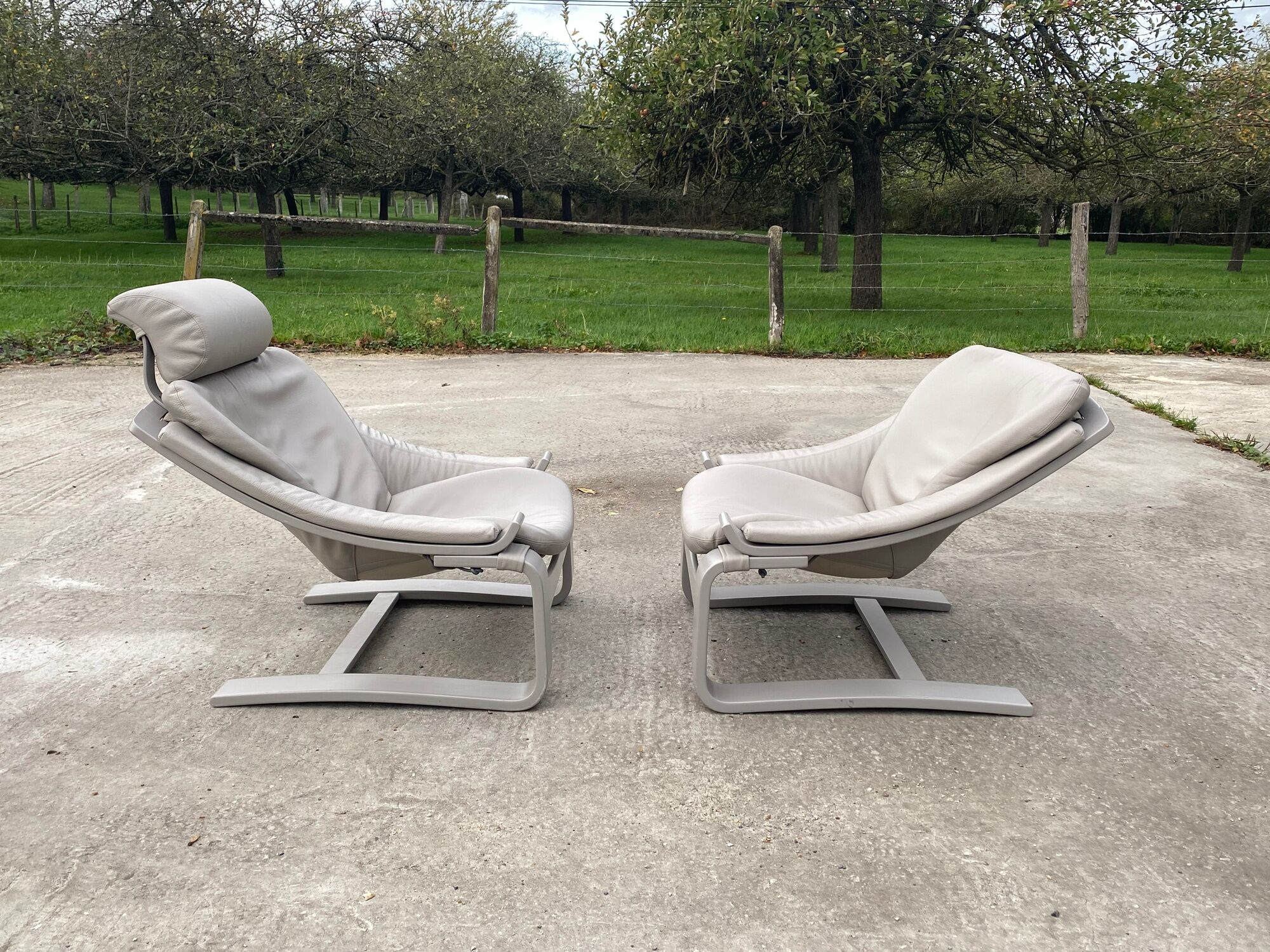 Pair of vintage grey leather armchairs by Ake Fribytter 1970