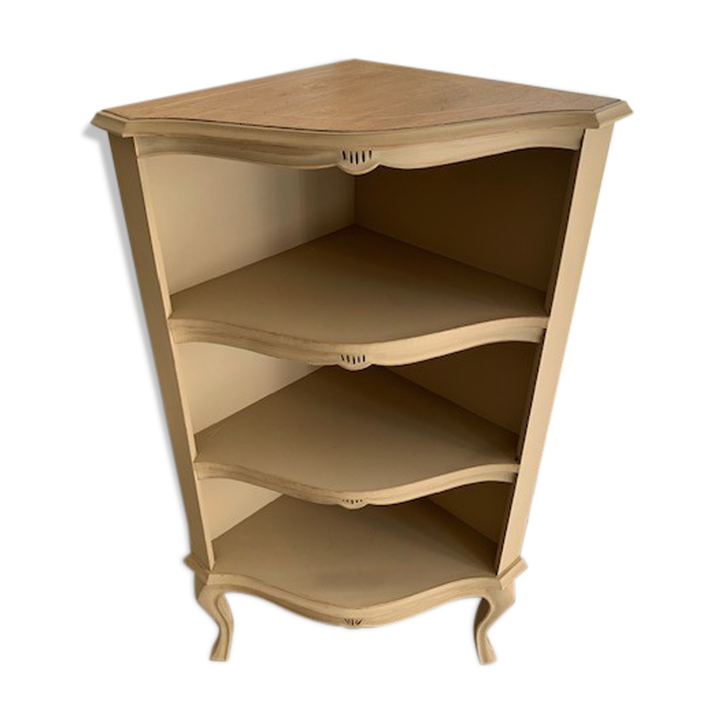 Corner cabinet - notch