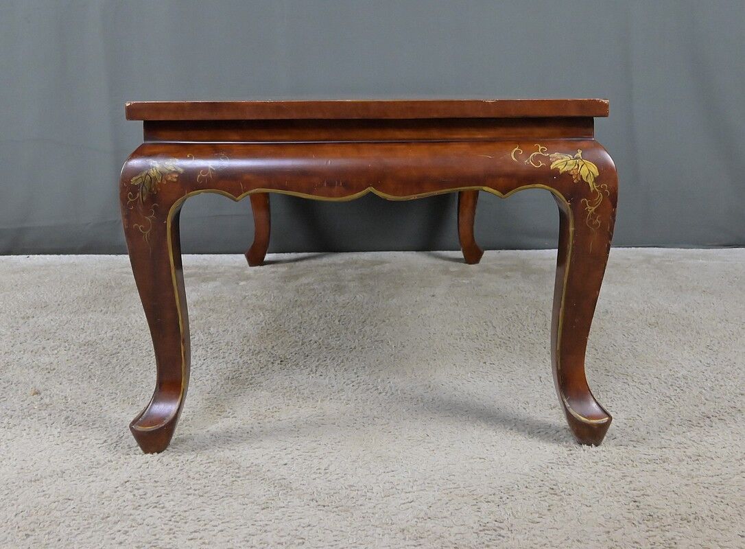 Lacquered wooden coffee table, China – Mid 20th century