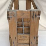 Pine wooden bottle holder