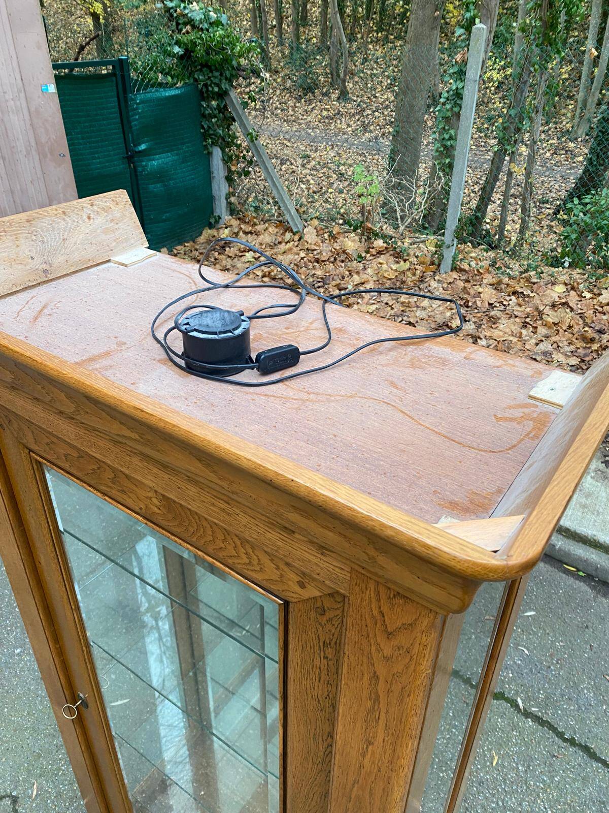 Louis Philippe illuminated display cabinet in solid oak from the 20th century