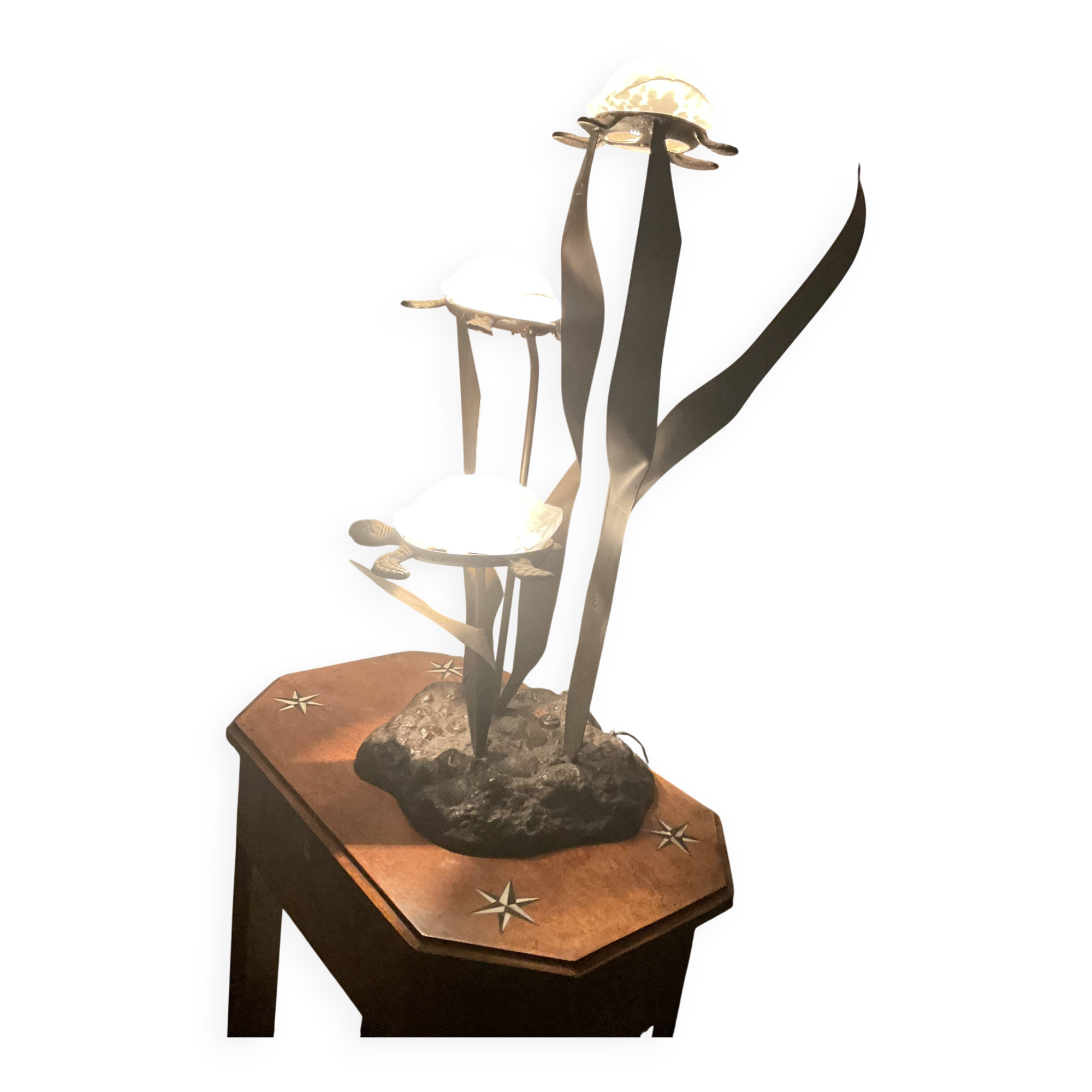 beautiful Art Deco lamp in excellent condition