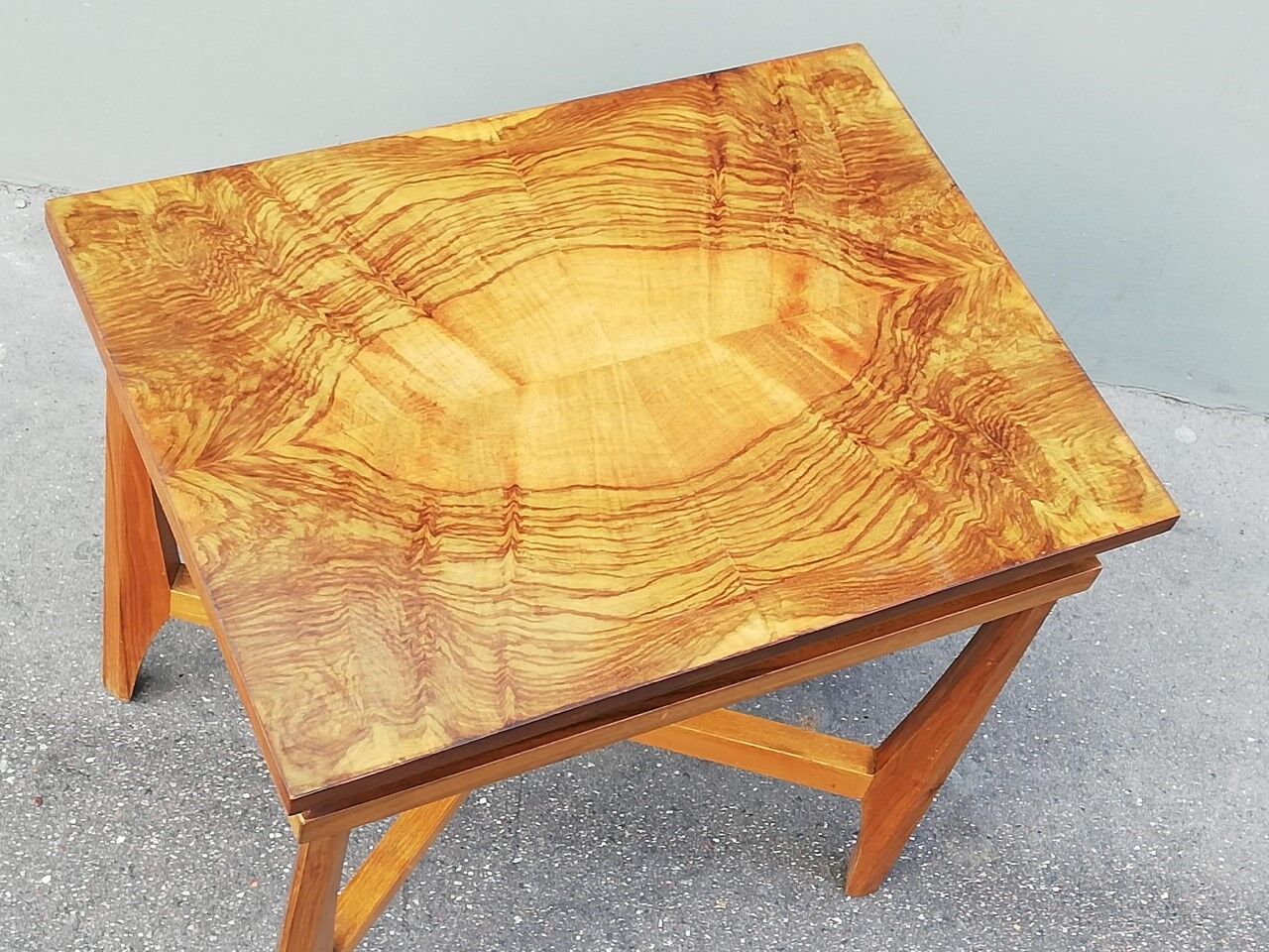 Art Deco table table in solid wood 40s