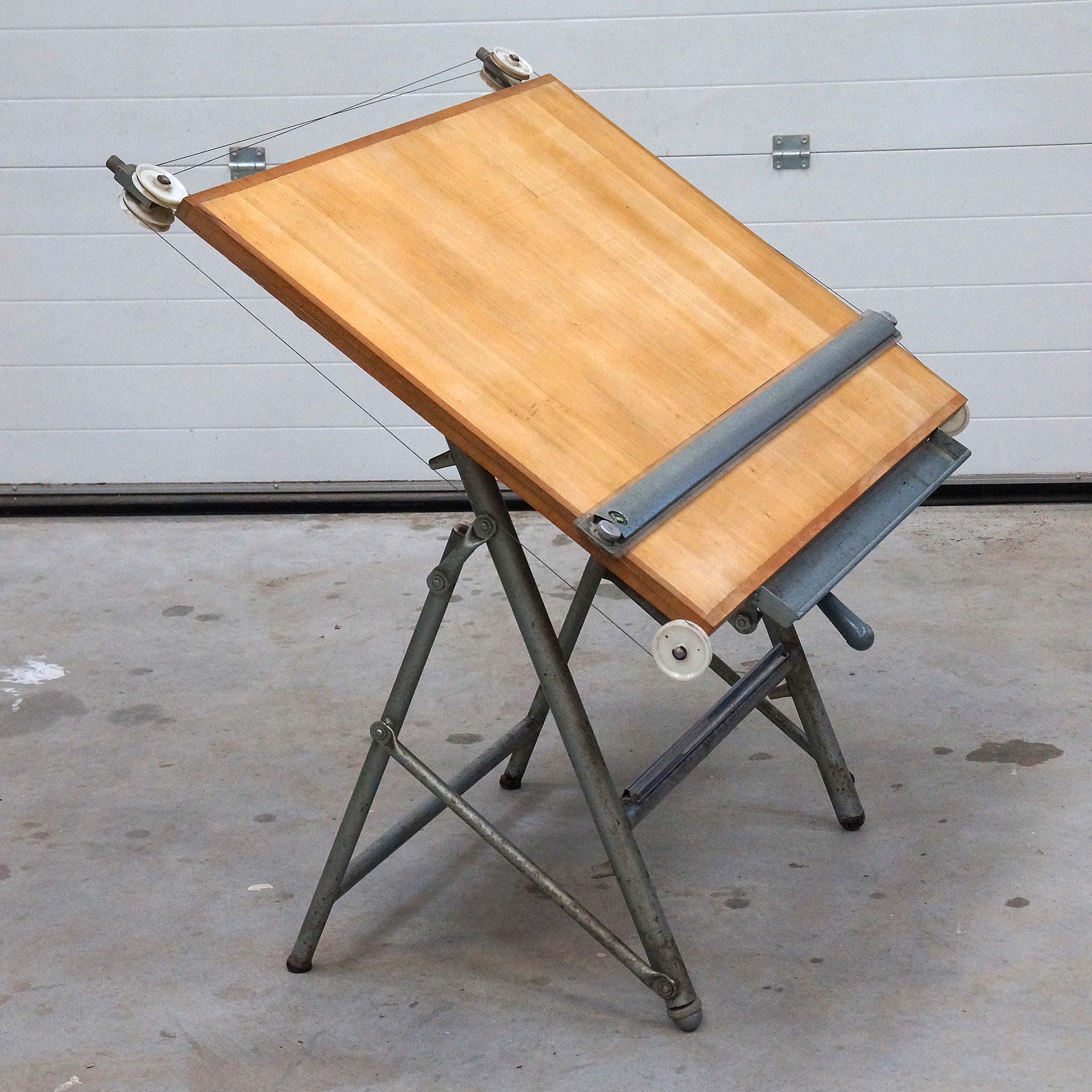Unic drawing table