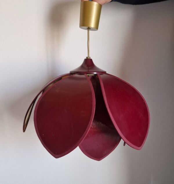 Suspension fleur de Lotus bordeaux de Robert de Schuytener, années 80