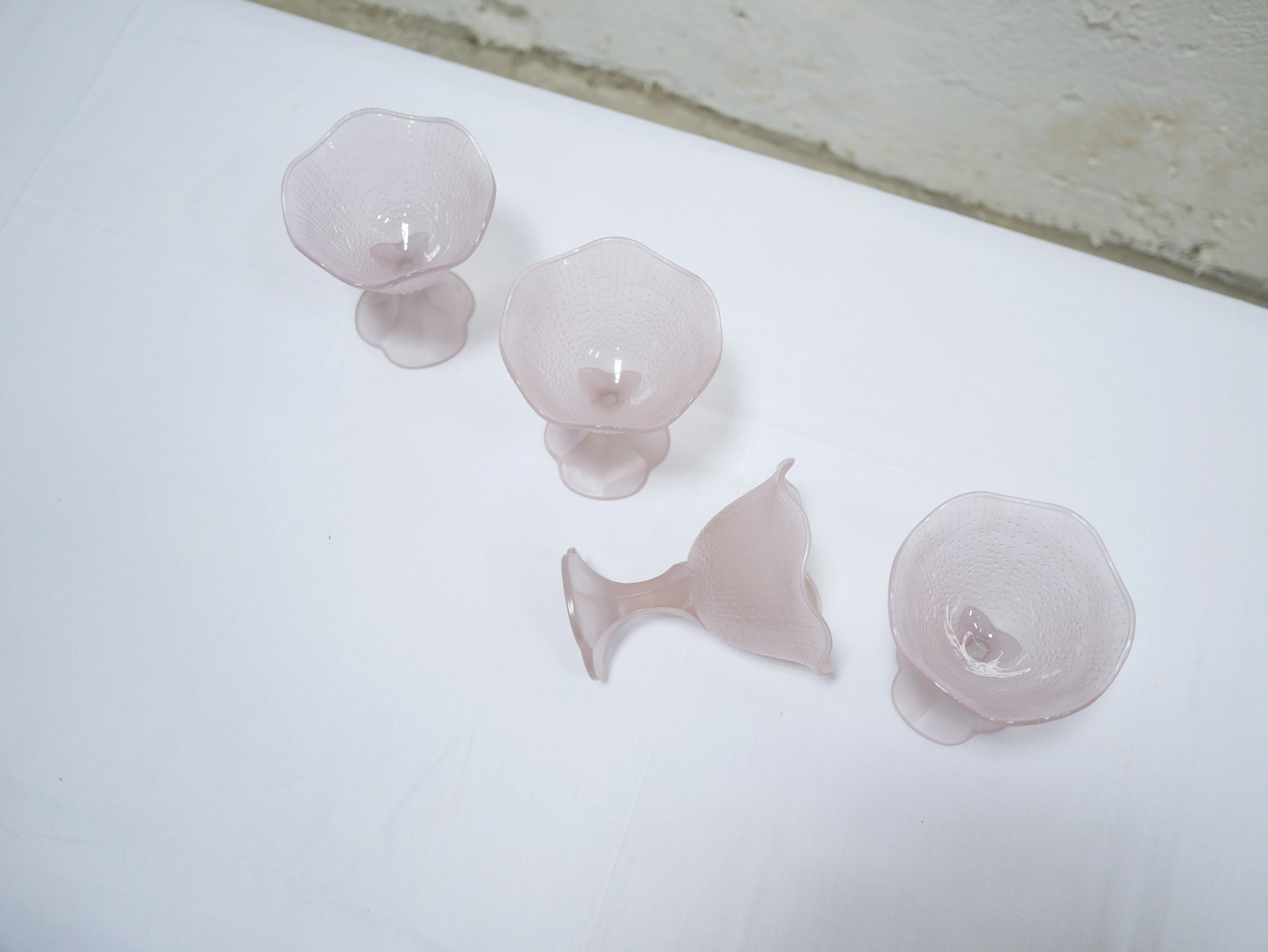 Series of 4 vintage ice cups