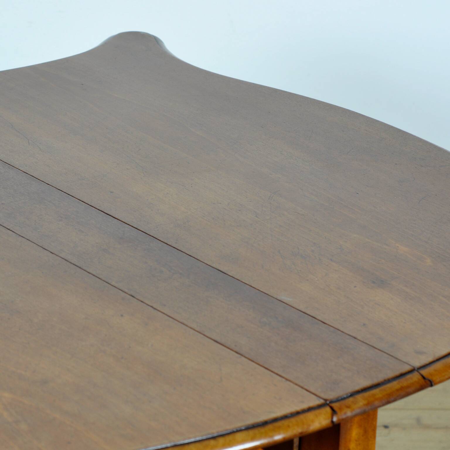 Antique oak drop leaf table, circa 1820