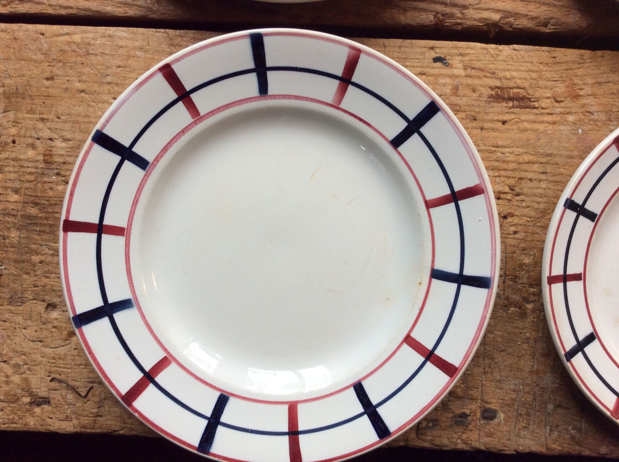 2 large and 2 small plates model basque Lou