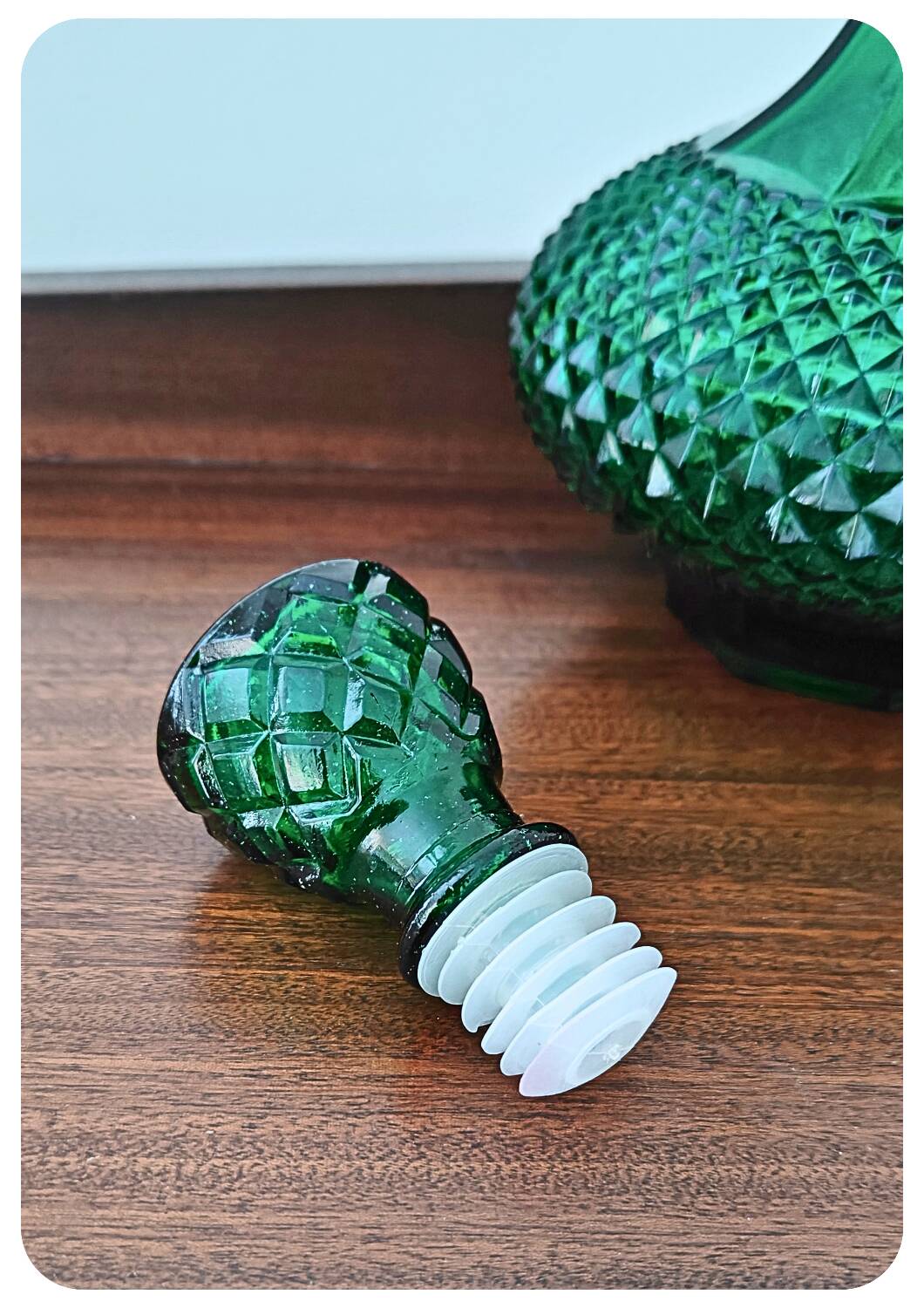 Carafe italienne verte à motif diamant Empoli de style moderne du milieu du siècle