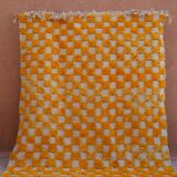 Tapis berbère à damiers jaune et blanc