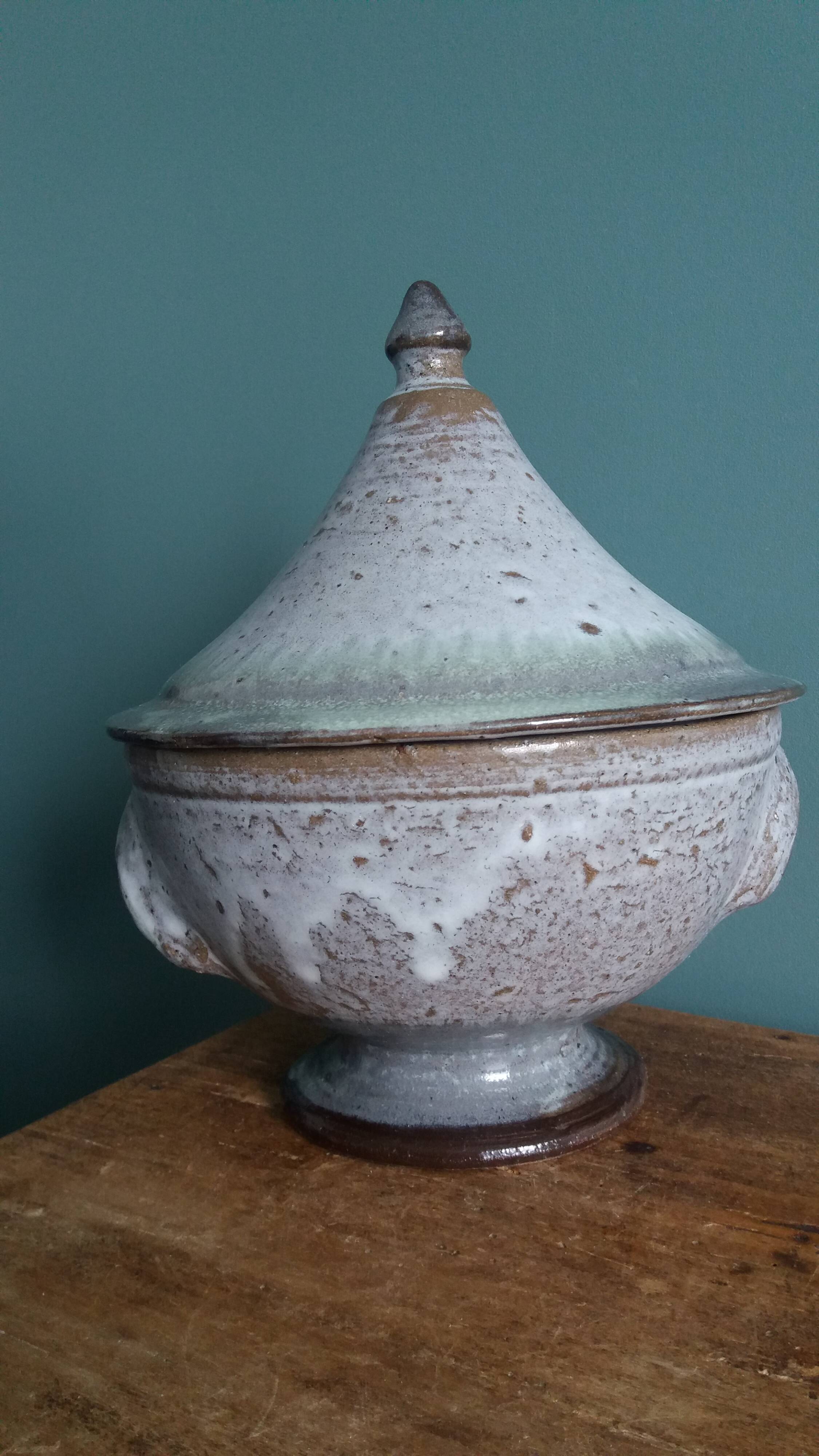 Soup tureen signed Les poteries de la Vallée Noire