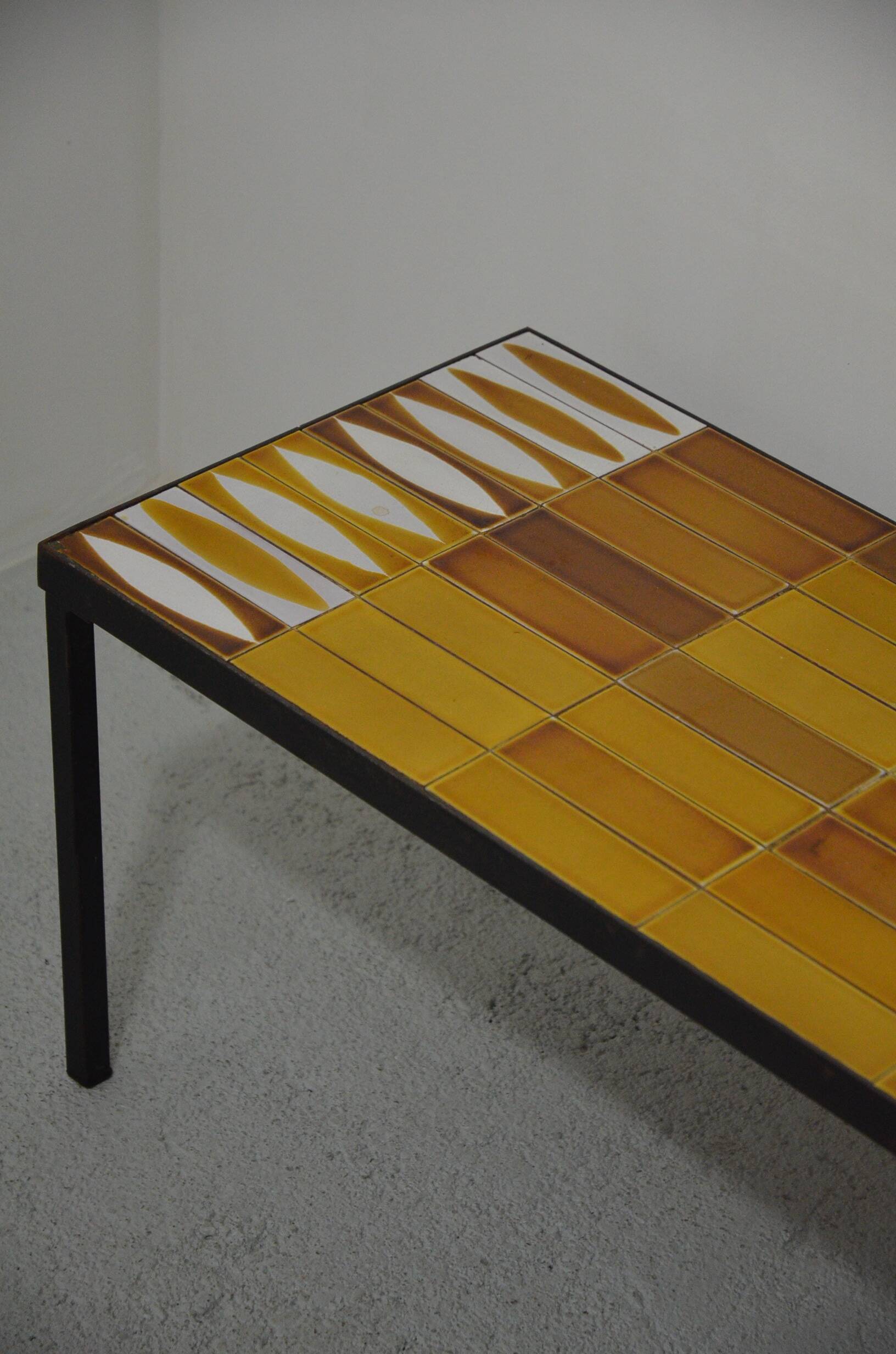 Navette coffee table by Roger Capron from the 1960s